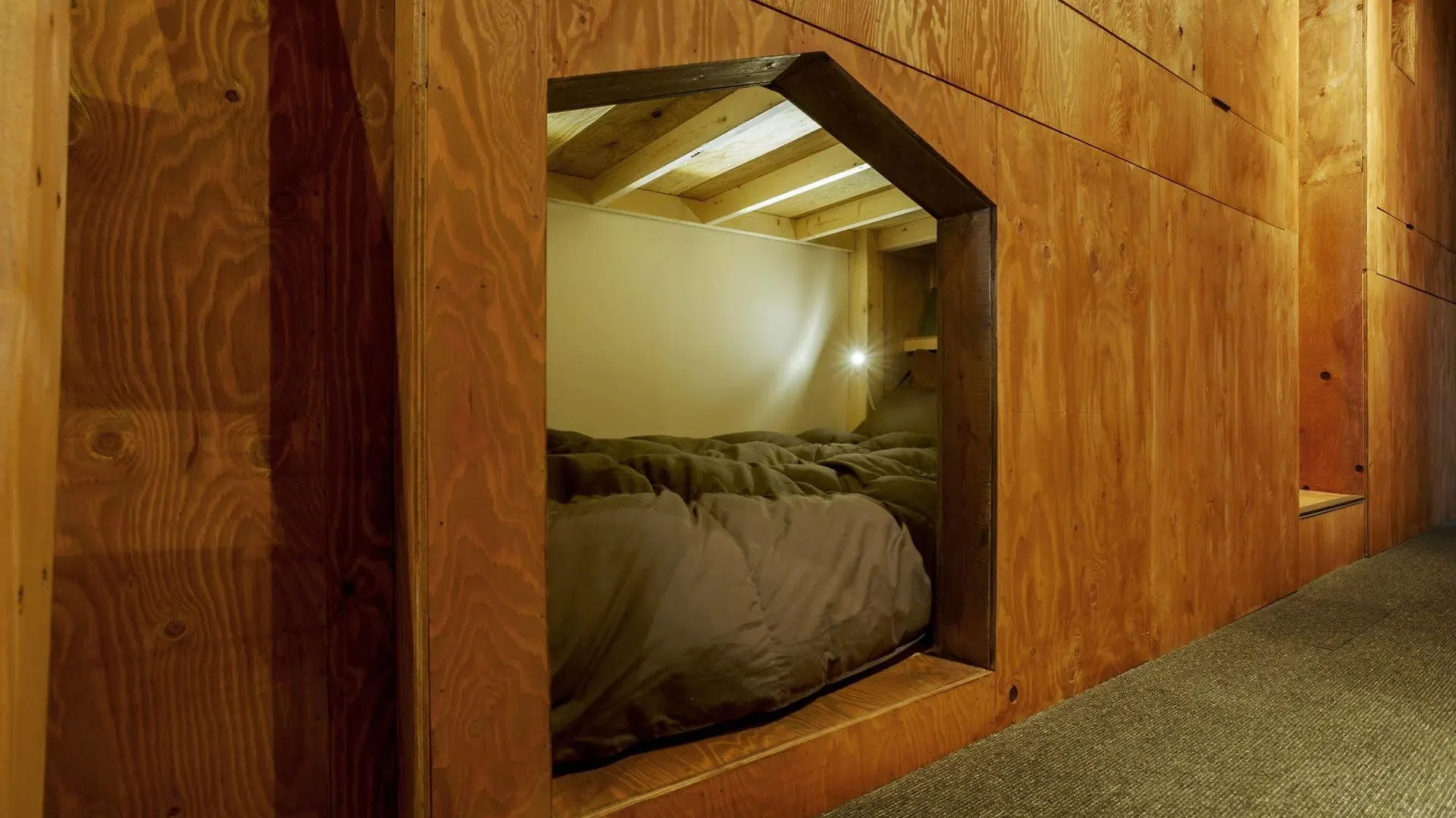 סאפורו Social Hostel 365